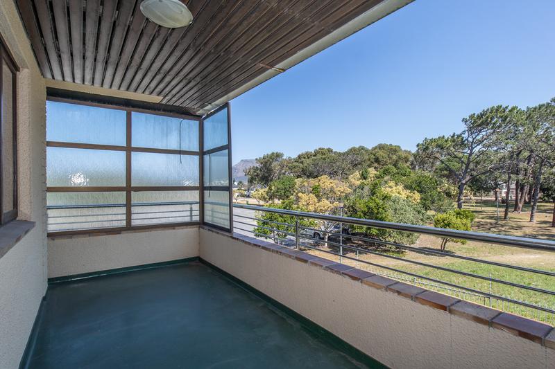 2 Bedroom Property for Sale in Bergvliet Western Cape